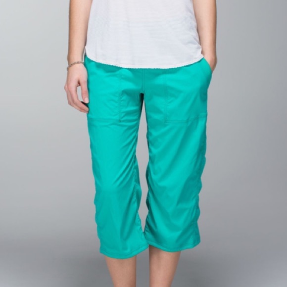 lululemon athletica Pants - Lululemon Unlined Studio Crop, Blue Tropics size 4